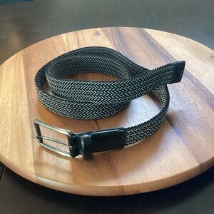 Ben Hogan Woven Black and White belt w/leather accents. Like New. Golf
